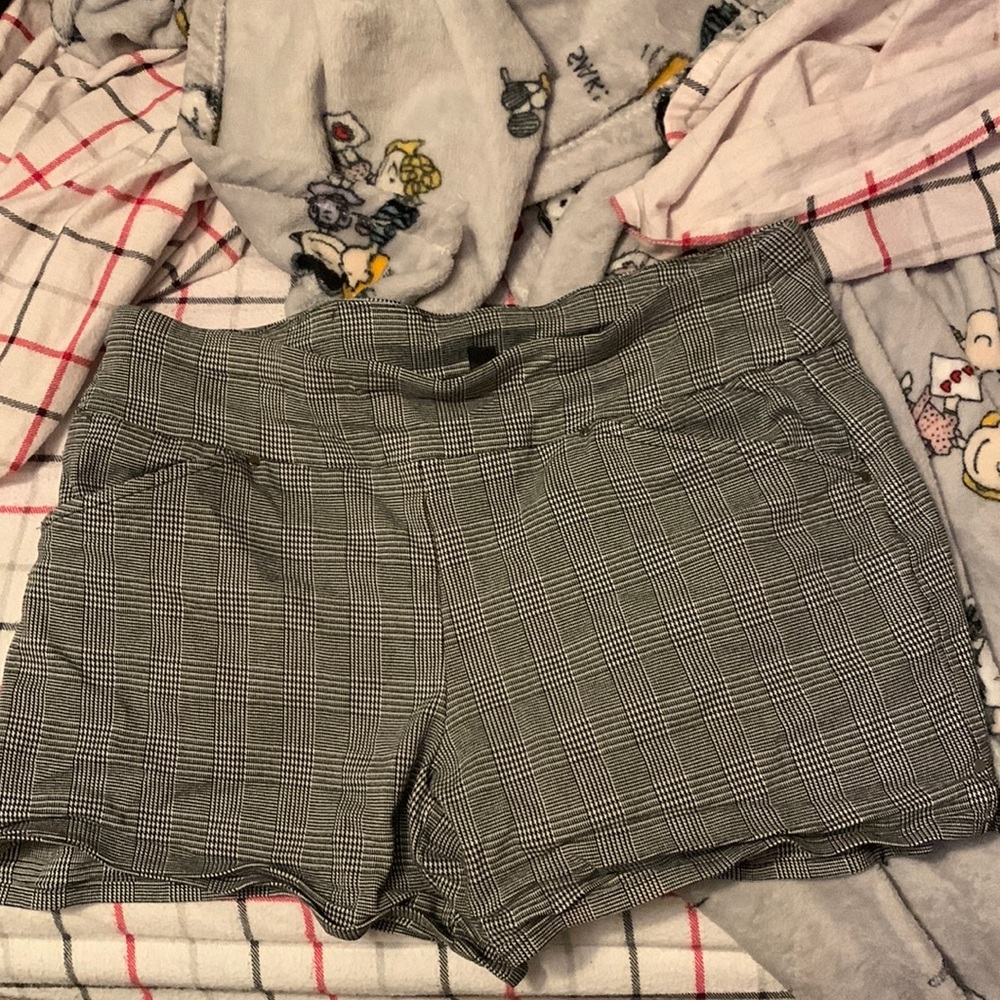 Plaid shorts 🩳
